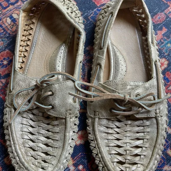 Frye Quincy Woven Metallic Boat Shoes — Wm 10 EUC/ Like new - Picture 6 of 13
